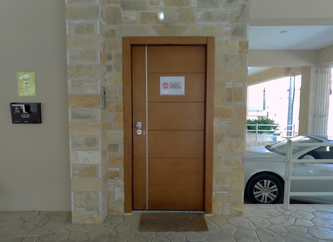 Αυτόματο κλείδωμα εξώπορτας